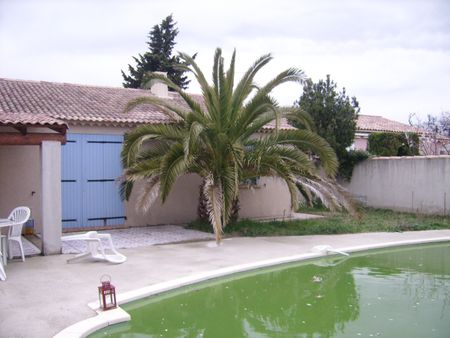 Vente Villa T3 gignac-la-nerthe 13180  avec piscine, abri voitures, terrasse sur 700m²T env. Louée jusqu'en juin 2012