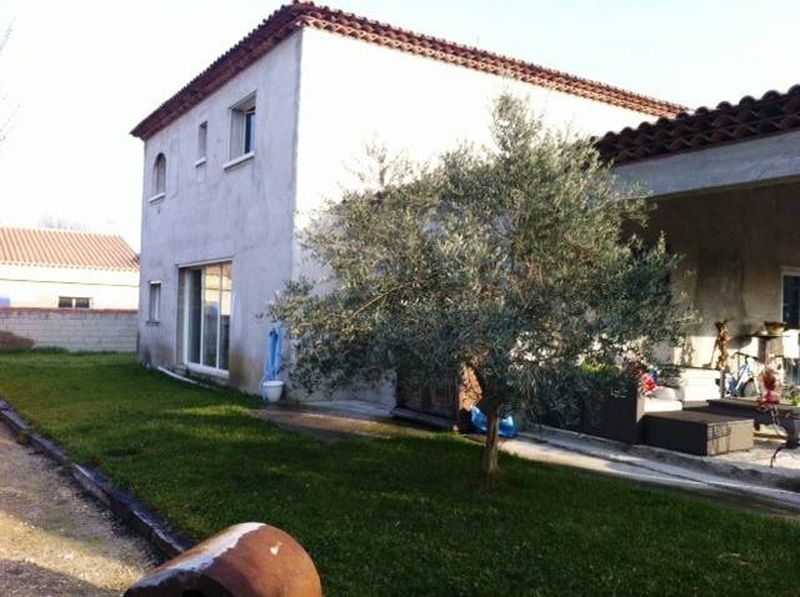 Vente Villa T5 Gignac la Nerthe, 13 180 Campagne 4 chambres, bureau, sous-sol, piscine, 1245m² de terrain