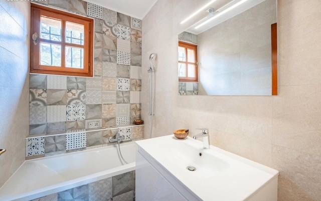 En vente villa d'architecte 8 pièces Les Pennes Mirabeau quartier Les Barnoins avec piscine et sans vis à vis