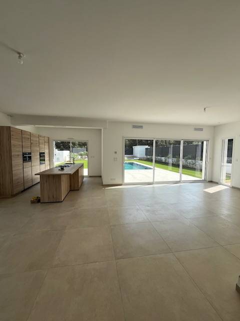 Maison T6 Calas  5 Chambres, maison neuve, piscine trés belle prestations