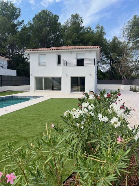 Maison T6 Calas  5 Chambres, maison neuve, piscine trés belle prestations
