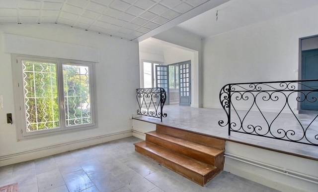 Villa T4 Marignane au pied de la Colline dans quartier recherché avec piscine et possibilité d'aménager une dépendance