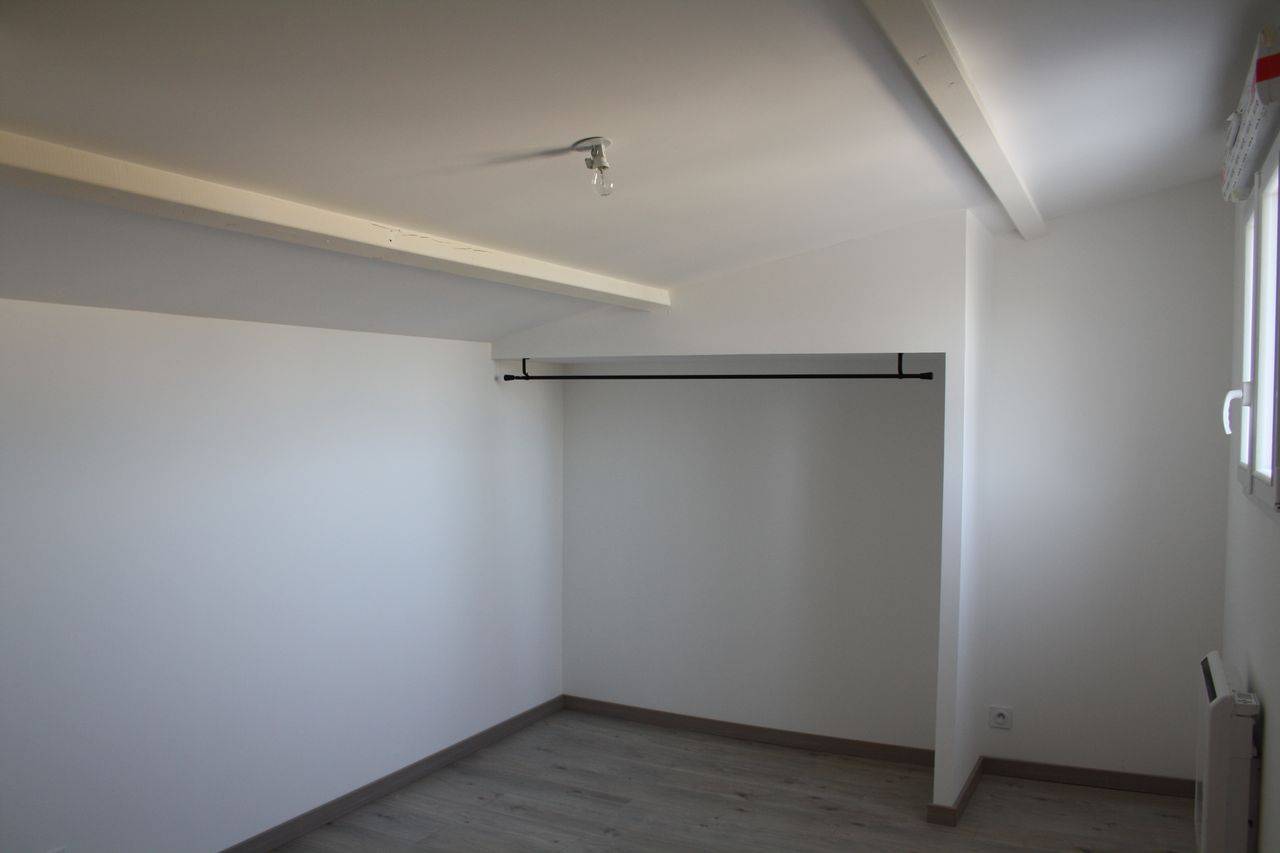 Location Appartement T2 Gignac la Nerthe  1 chambre cuisine équipée résidence neuve 2 places de parking privé
