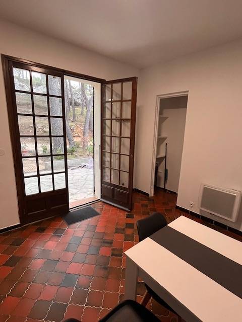 Appartement T2 Ensues La Redonne Les Bourgailles 1 chambre une terrasse et une place de aprking