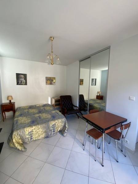 Studio Velaux Colline terrasse