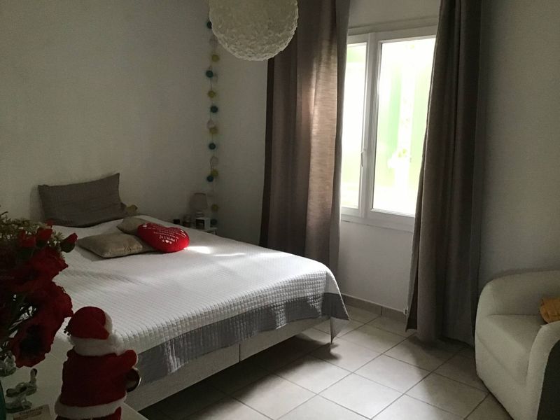 Location maison T4 Simiane collongue  3 chambres grand garage 300m² de terrain