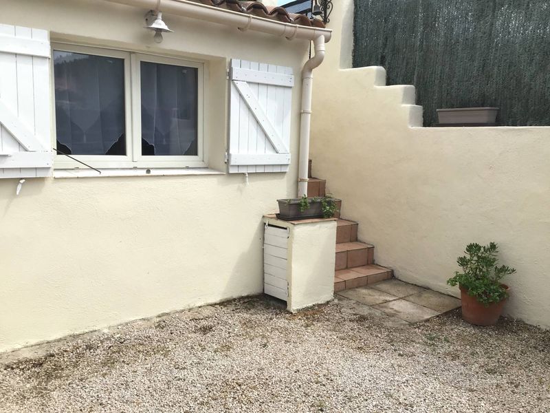 Location Appartement T2 Marignane  1 chambre jardin