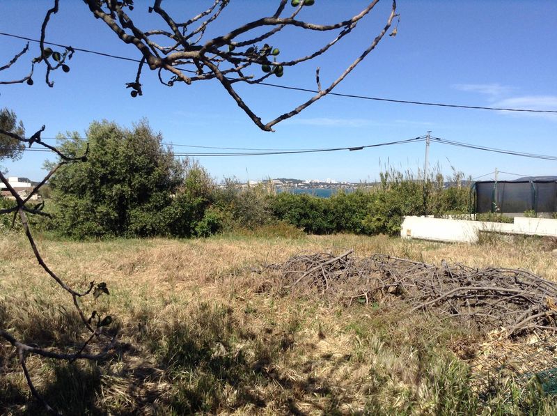 Vente Terrain constructible La Mède  Vue étang