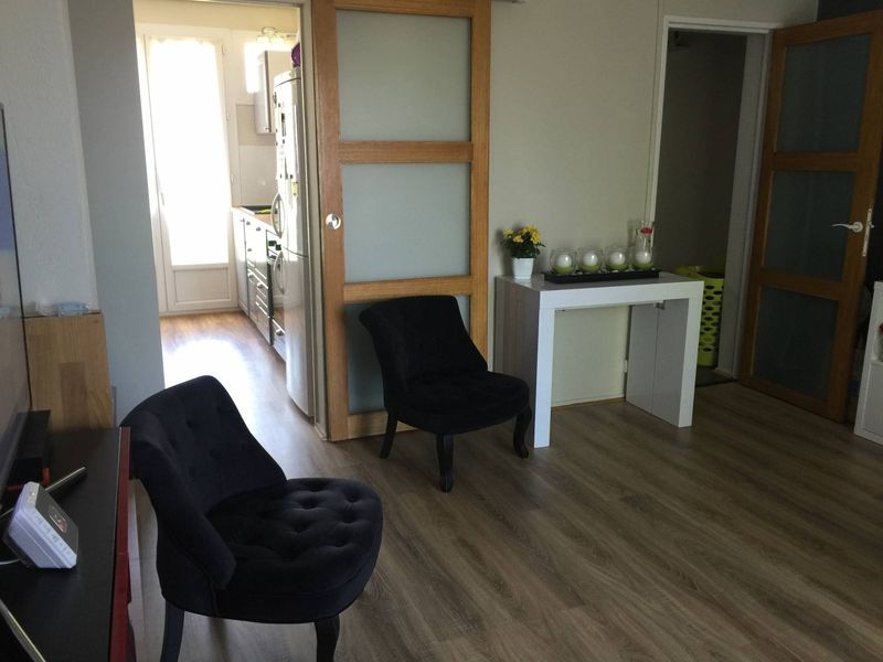 Vente Appartement T2 13700 Marignane Centre Ville 1 chambre grand balcon cave climatisation
