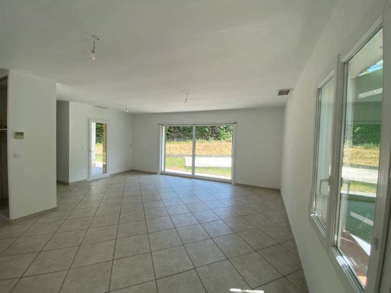 Villa Simiane collongue  3 chambres 700m² abri voitures