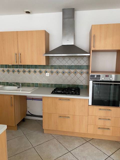 Villa Simiane collongue  3 chambres 700m² abri voitures