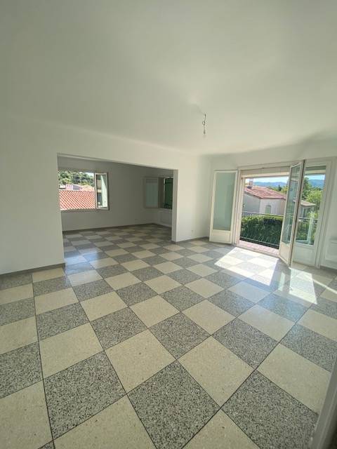 Haut de villa 140m² Saint Victoret Pas des Lanciers jardinet et garage