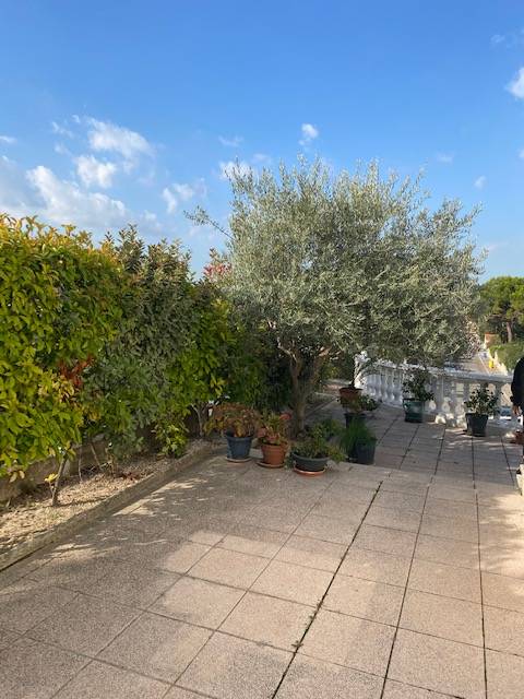 Bas de villa T3 avec terrasse place de parking Marignane Colline 