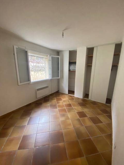 Bas de villa T3 avec terrasse place de parking Marignane Colline 