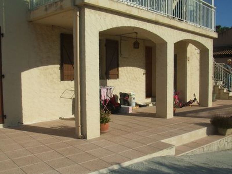 Vente Villa T3 Marignane 13700  Bas de villa avec  terrasse