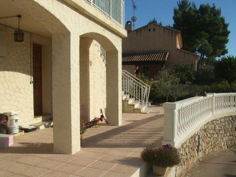 Vente Villa T3 Marignane 13700  Bas de villa avec  terrasse