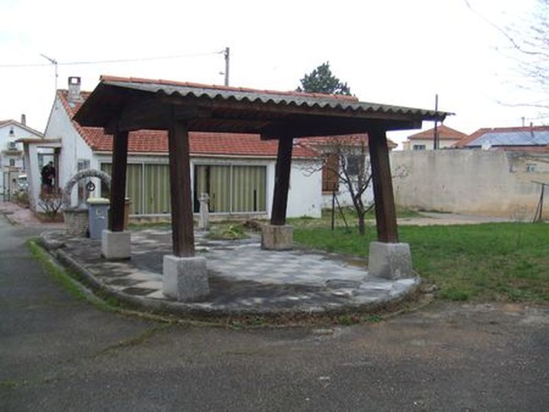 Vente MAISON T4 St Victoret 13730  avec 2 garages et 691m² T env.