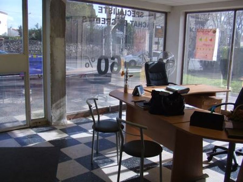 Vente locaux T3 Marignane 13700  avec parking fermé, proche centre-ville;