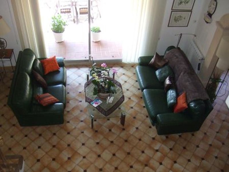 Vente Villa T4/5 Gignac-la-nerthe 13180  grand jardin, terrasse et garage. Beaux volumes