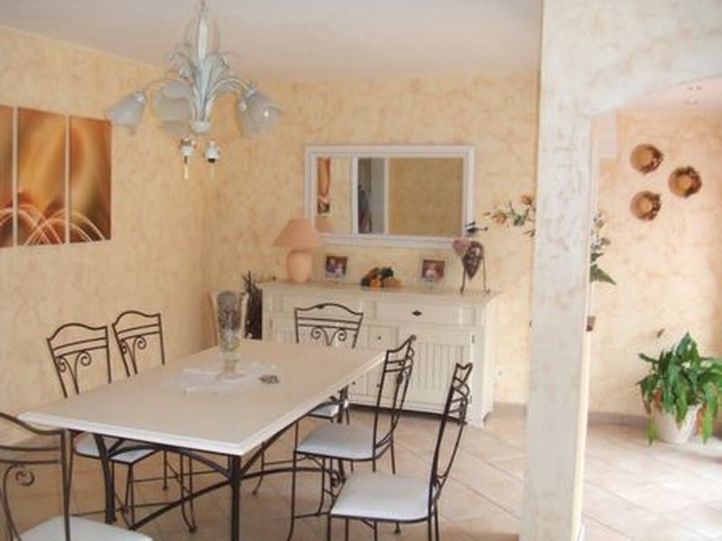 Vente MAISON T4 Marignane 13700  Entièrement refaite avec 260m² de terrain.