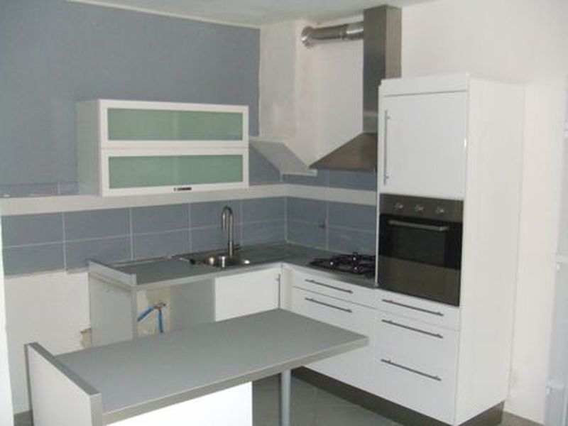 Vente Villa T3 Marignane 13700  Location.  Rénové, petit jardin. Secteur calme.