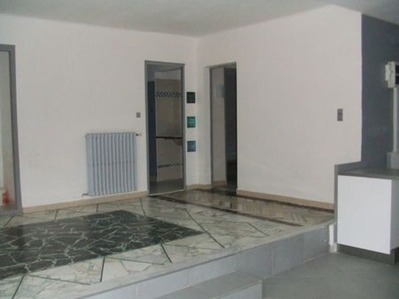 Vente Villa T3 Marignane 13700  Location.  Rénové, petit jardin. Secteur calme.