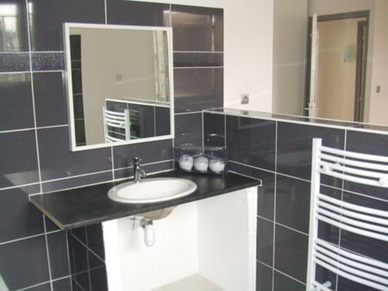 Vente Villa T3 Marignane 13700  Location.  Rénové, petit jardin. Secteur calme.